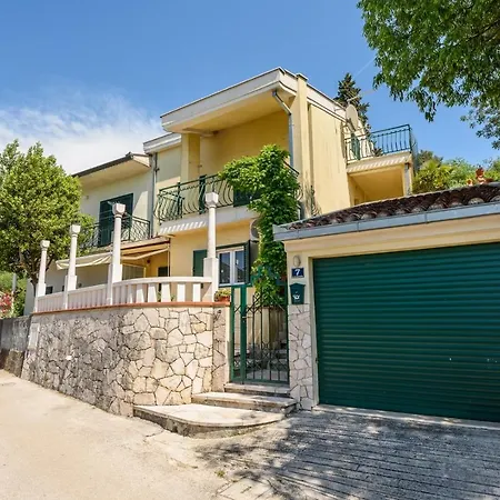 Jadranka With Sea View In Apartamento