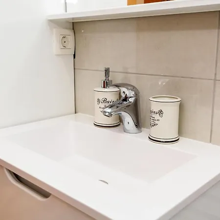 아파트 Jadranka With Sea View In